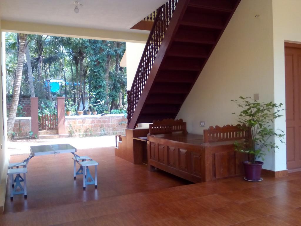 Ivory Coaste Hotel Канур Екстериор снимка