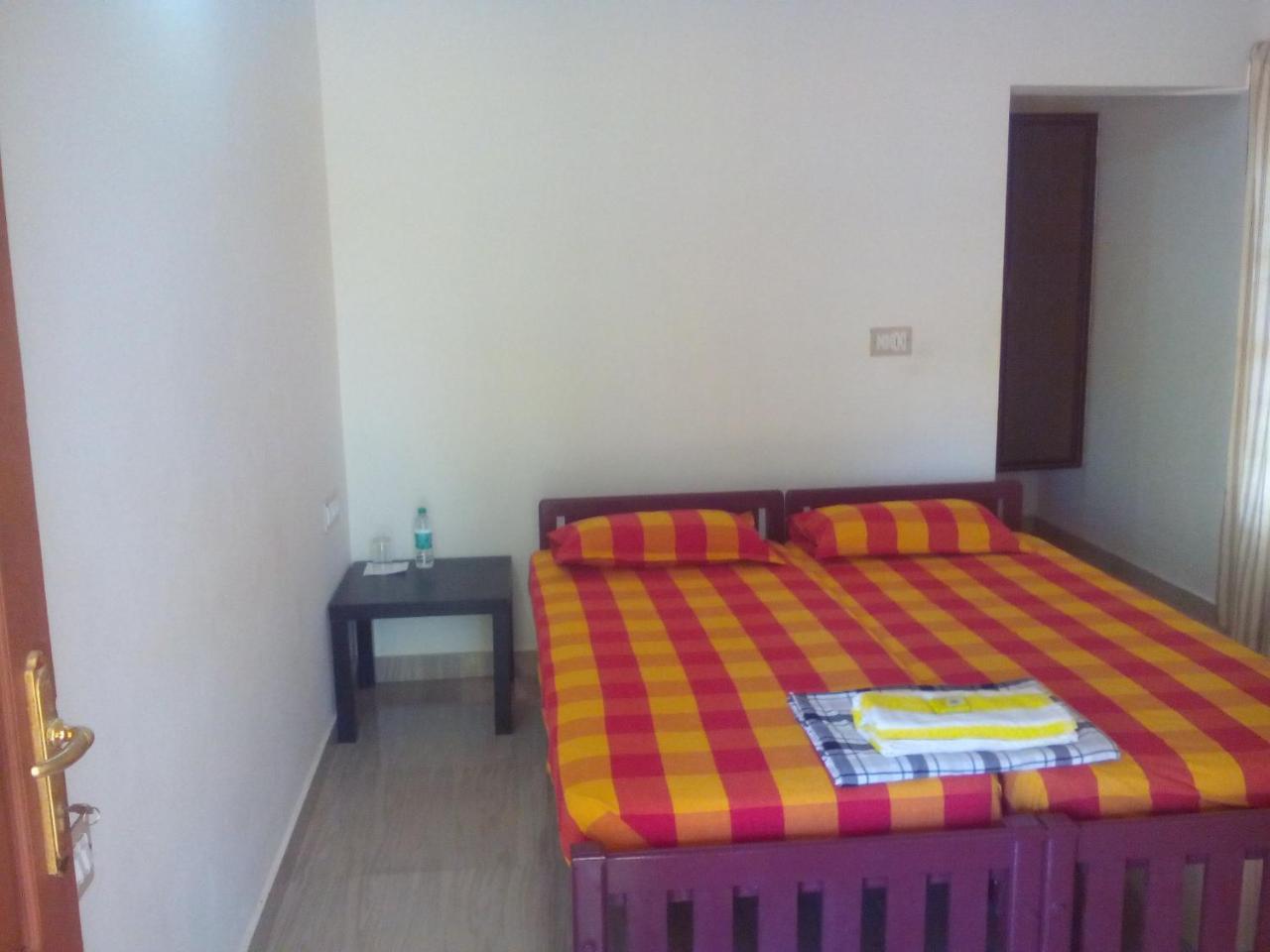 Ivory Coaste Hotel Канур Екстериор снимка