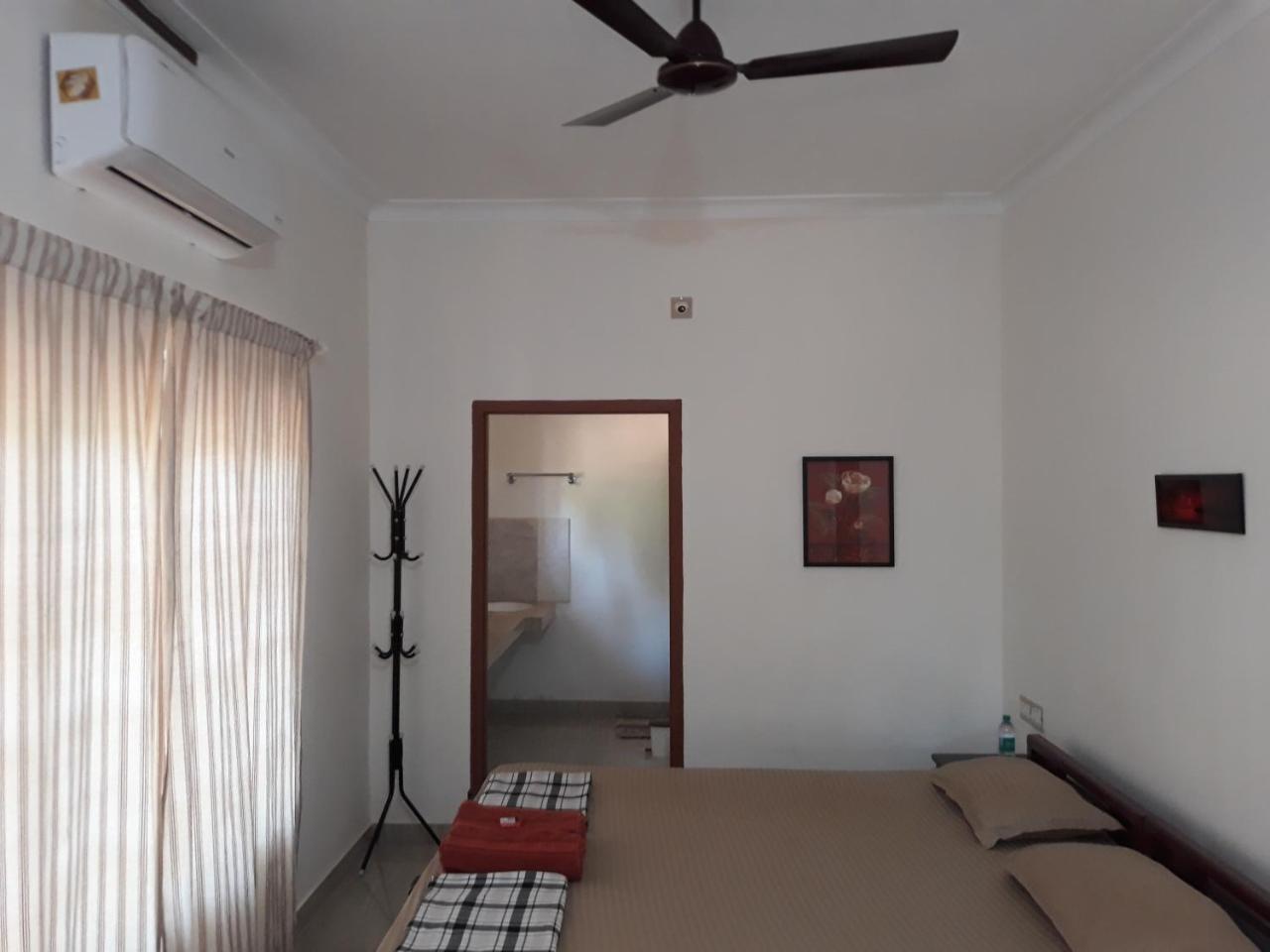 Ivory Coaste Hotel Канур Екстериор снимка